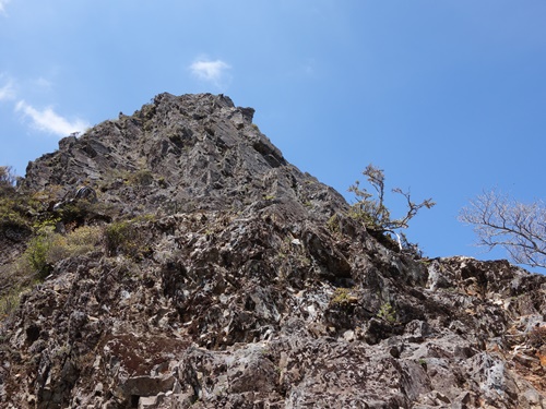岩峰